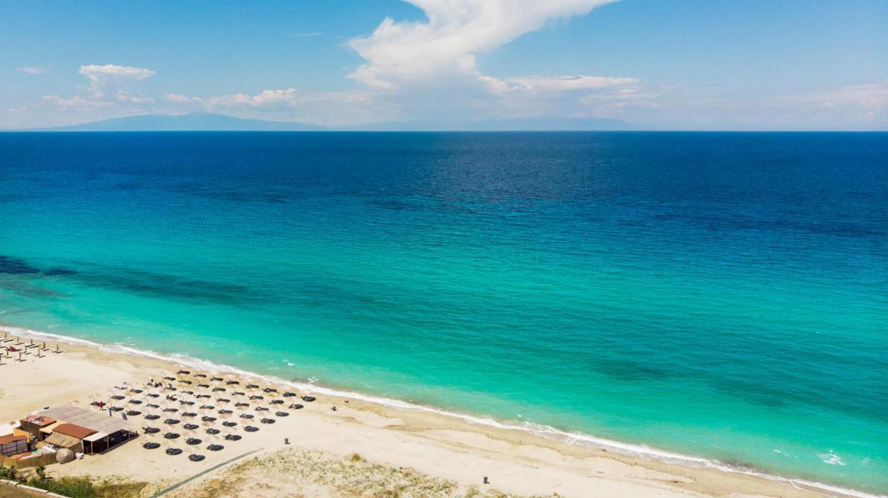 Soleado Beachfront Villa Skála Foúrkas Eksteriør billede