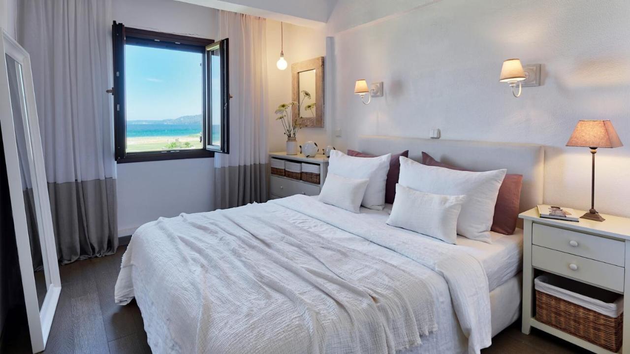 Soleado Beachfront Villa Skála Foúrkas Eksteriør billede